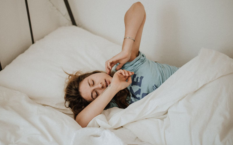 Easy Ways to Improve Your Sleep by Reducing Smartphone Use