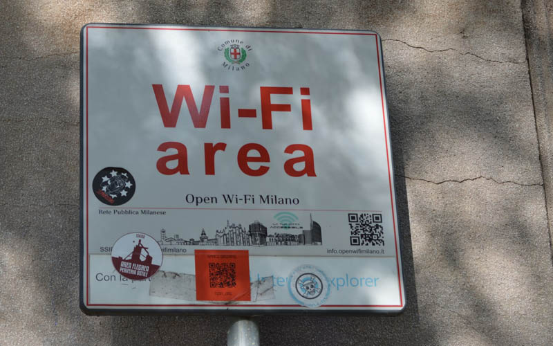 How to Safely Use Public Wi-Fi Without Compromising Your Data